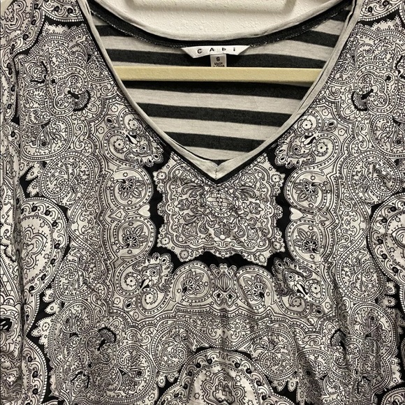 Women’s CAbi Top Size Small - Picture 7 of 7